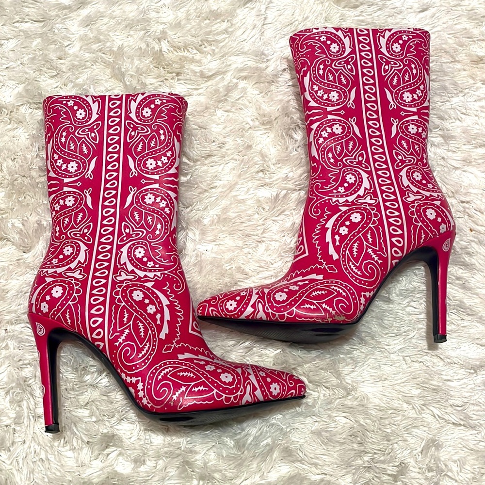 Hot pink Bandana heeled boots💖💖